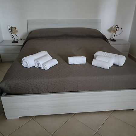 Gelsi Holiday Home La Maddalena Ла-Маддалена Экстерьер фото