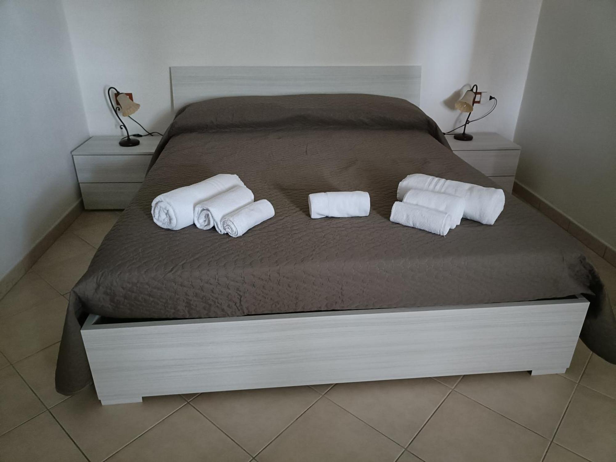 Gelsi Holiday Home La Maddalena Ла-Маддалена Экстерьер фото